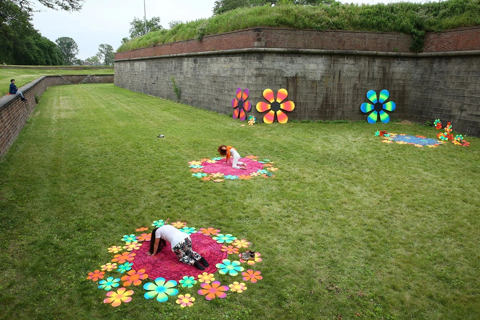 John Monti, sculptor, sculpture, art, moat, contemporary art, set design, dance, performance, stage design, Jodi Melnick, choreography, scenography, flowers